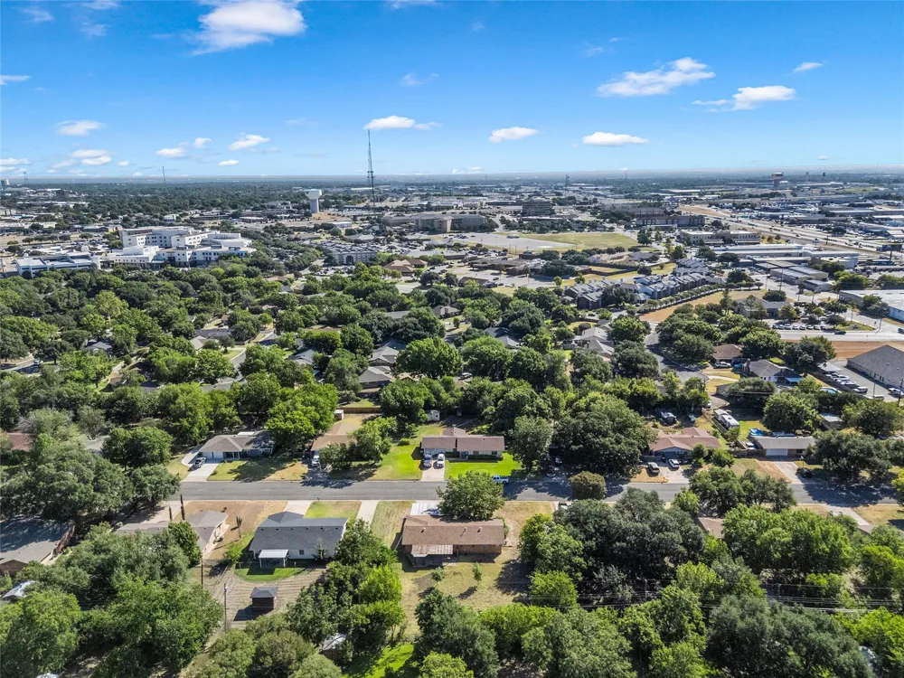 316 Cranbrook Drive Woodway, TX 76712