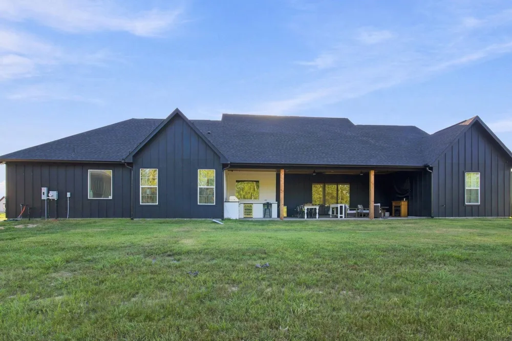 1144 Allie Lane Dayton, TX 77535