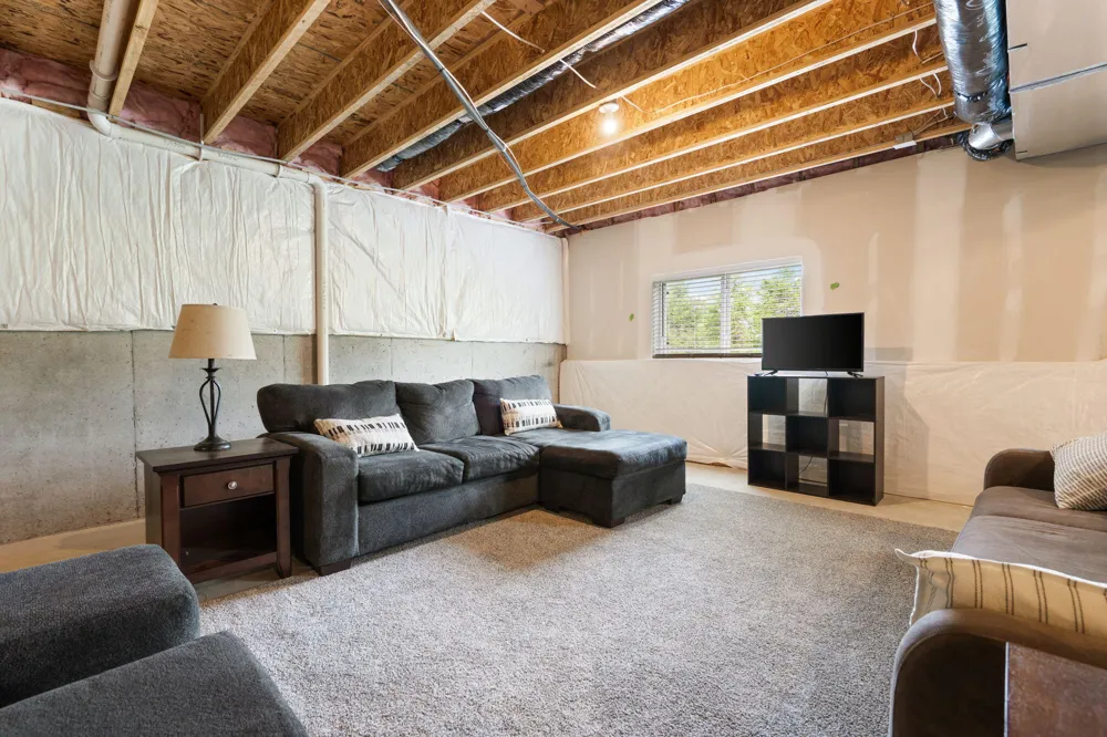 568 Ivyland Street Ann Arbor, MI 48108