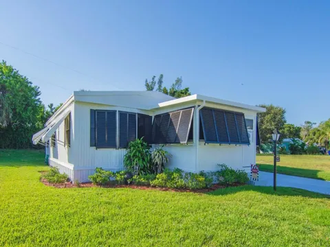 385 NE Jade Circle