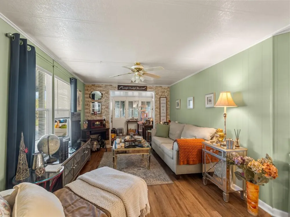 385 NE Jade Circle Jensen Beach, FL 34957