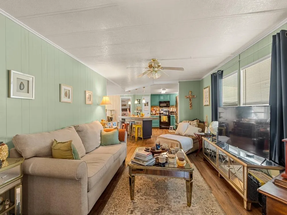 385 NE Jade Circle Jensen Beach, FL 34957
