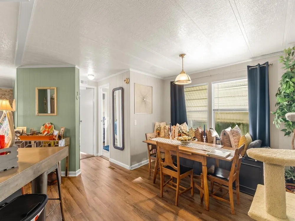 385 NE Jade Circle Jensen Beach, FL 34957