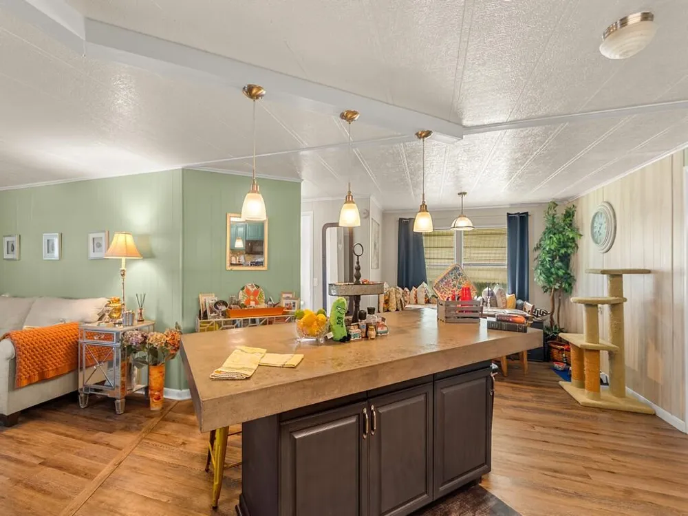 385 NE Jade Circle Jensen Beach, FL 34957