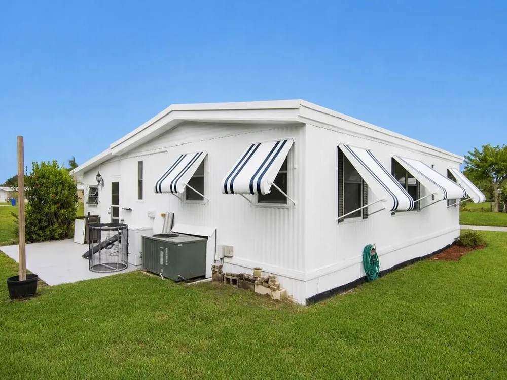 385 NE Jade Circle Jensen Beach, FL 34957
