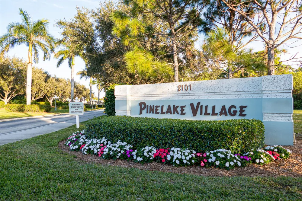 385 NE Jade Circle Jensen Beach, FL 34957