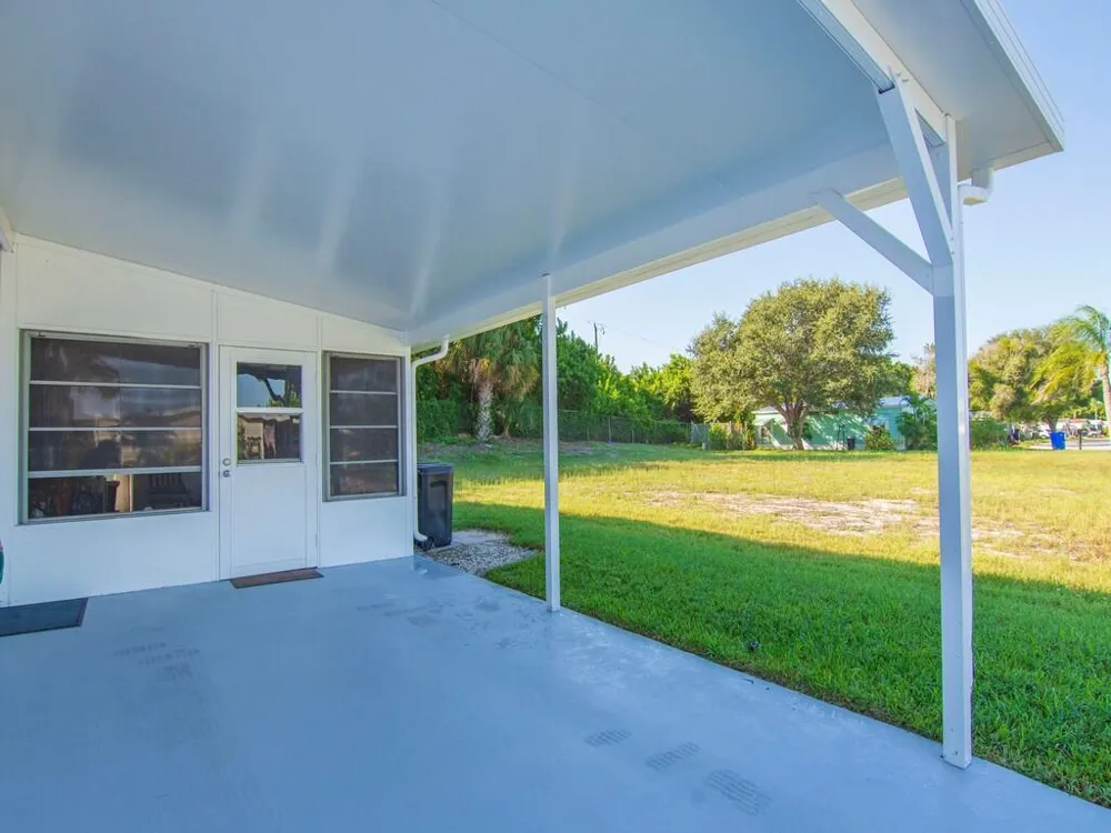 385 NE Jade Circle Jensen Beach, FL 34957