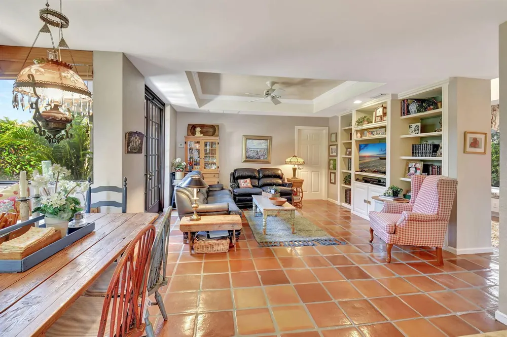 2286 NW 60th Street Boca Raton, FL 33496
