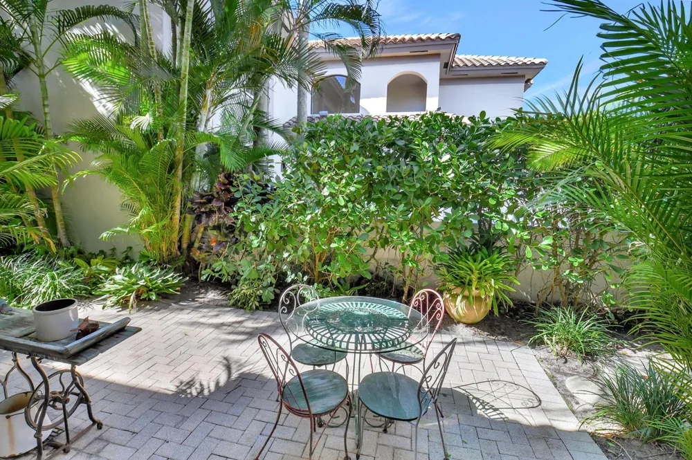 2286 NW 60th Street Boca Raton, FL 33496