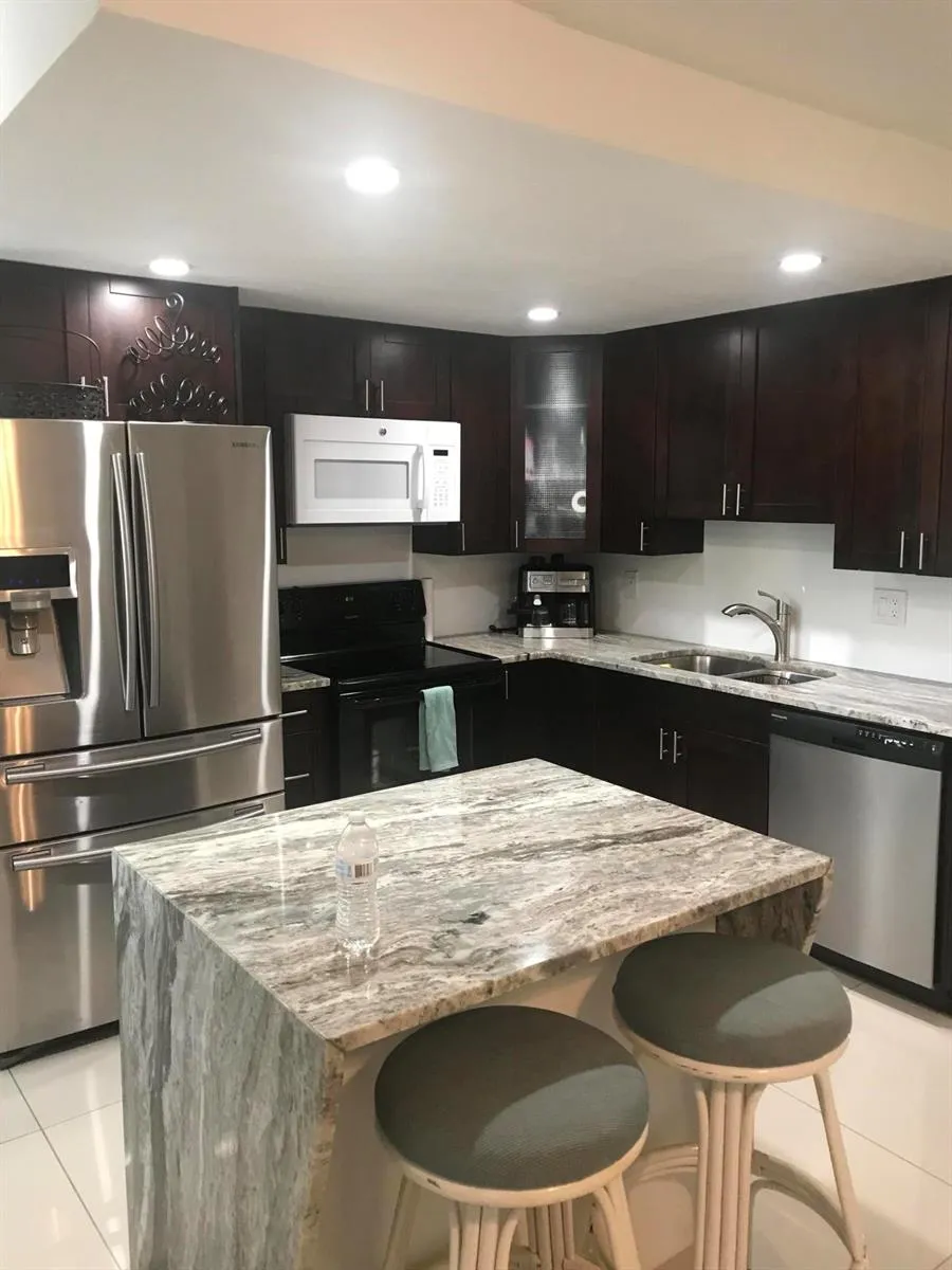 2000 SPRINGDALE BOULEVARD #210 Palm Springs, FL 33461