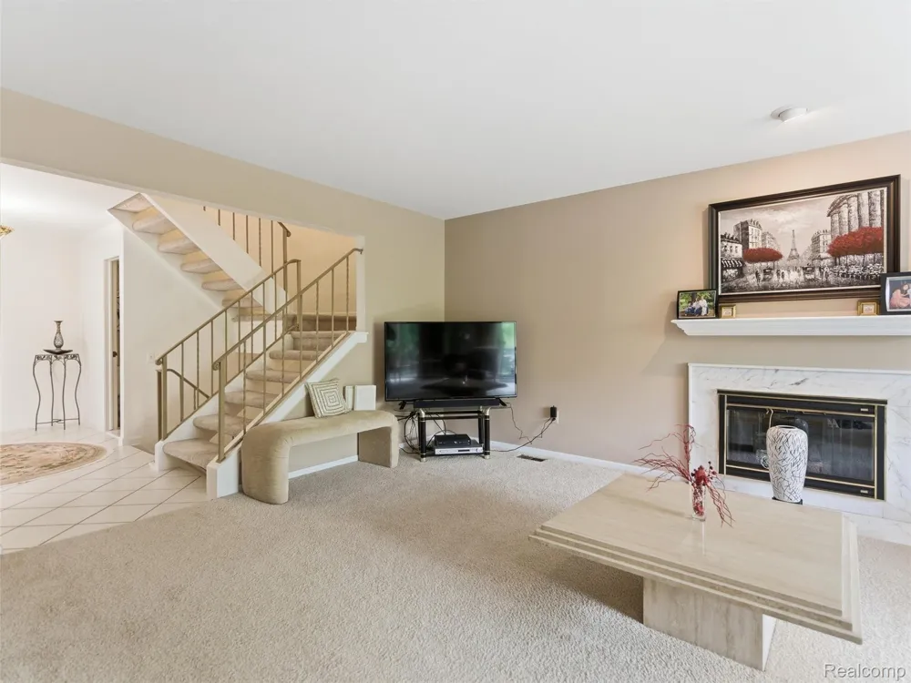 4261 Wabeek Lake Drive S Bloomfield Hills City, MI 48302