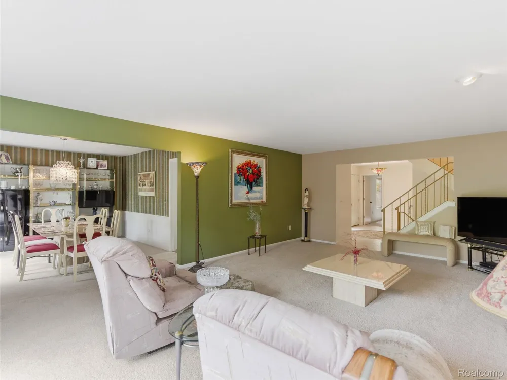 4261 Wabeek Lake Drive S Bloomfield Hills City, MI 48302