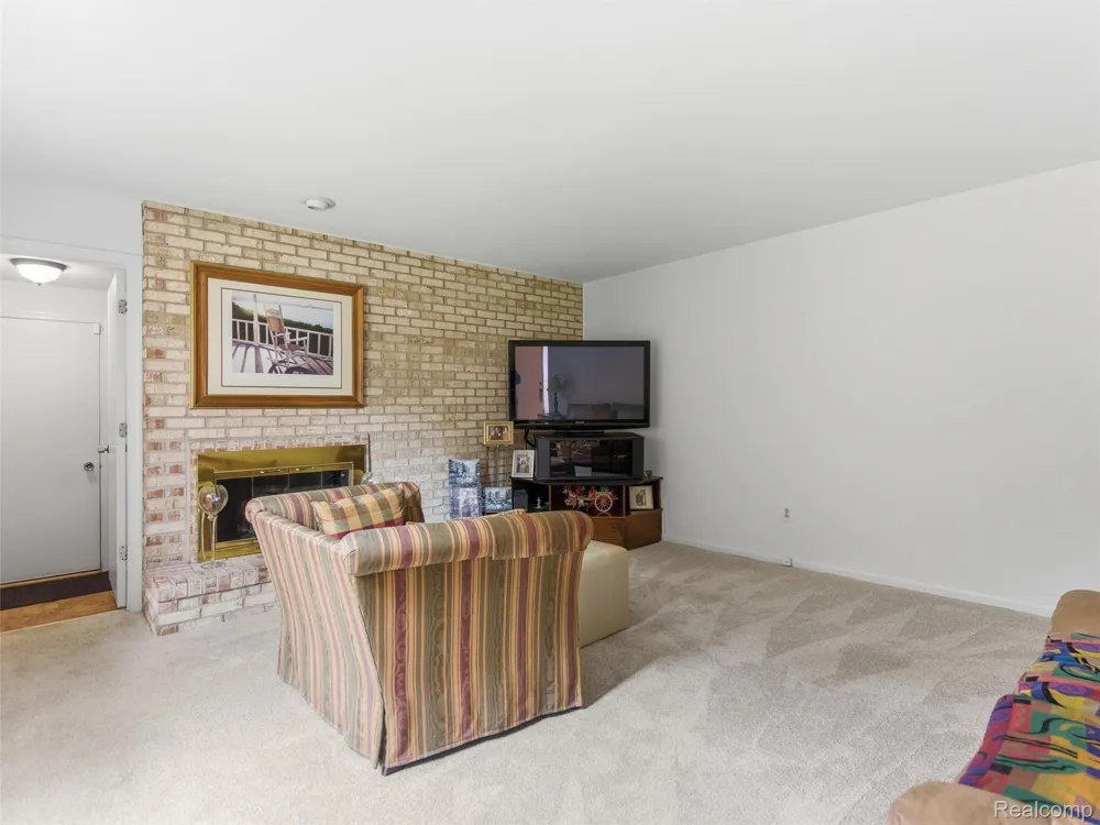 4261 Wabeek Lake Drive S Bloomfield Hills City, MI 48302