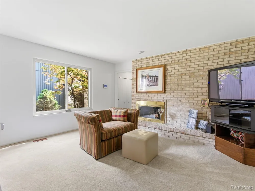 4261 Wabeek Lake Drive S Bloomfield Hills City, MI 48302