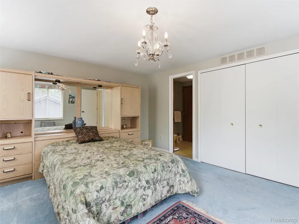 4261 Wabeek Lake Drive S Bloomfield Hills City, MI 48302