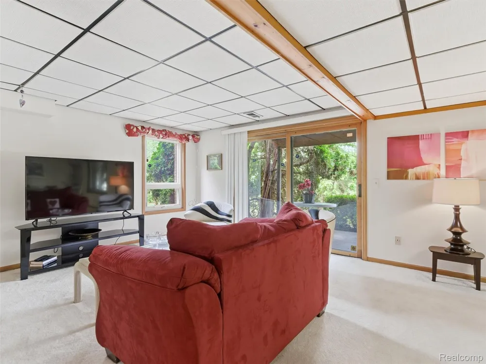 4261 Wabeek Lake Drive S Bloomfield Hills City, MI 48302