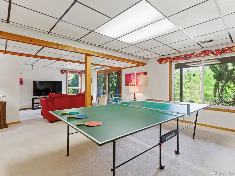 4261 Wabeek Lake Drive S Bloomfield Hills City, MI 48302