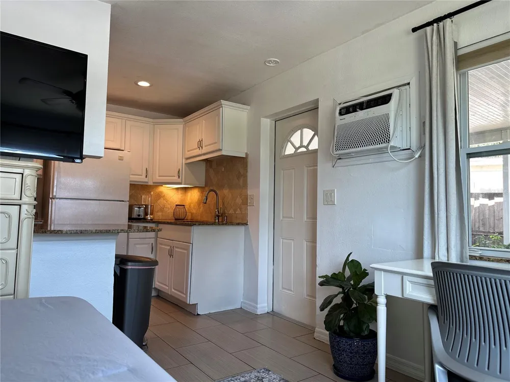 9372 88TH WAY Seminole, FL 33777