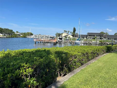 608 YARDARM DRIVE #4