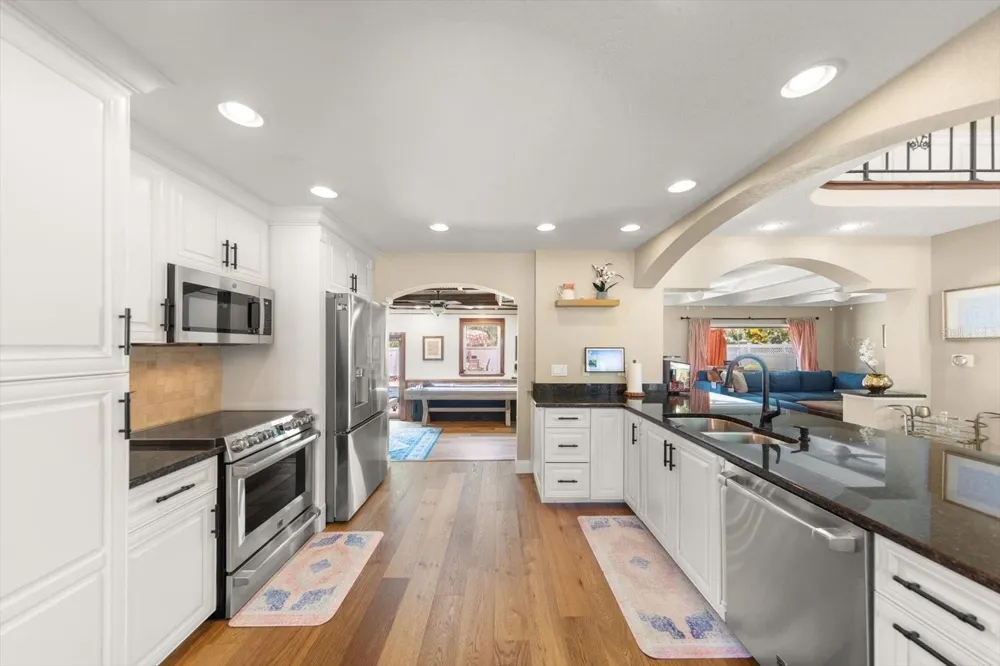 3005 SUNSET DRIVE Belleair Bluffs, FL 33770