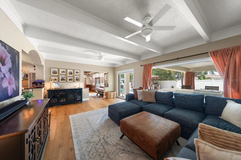 3005 SUNSET DRIVE Belleair Bluffs, FL 33770
