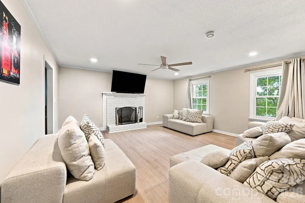 436 Peace Haven Road Winston Salem, NC 27103