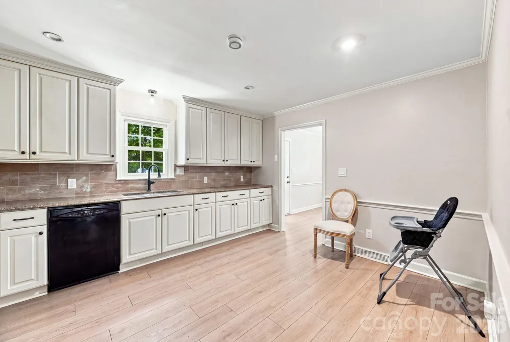 436 Peace Haven Road Winston Salem, NC 27103