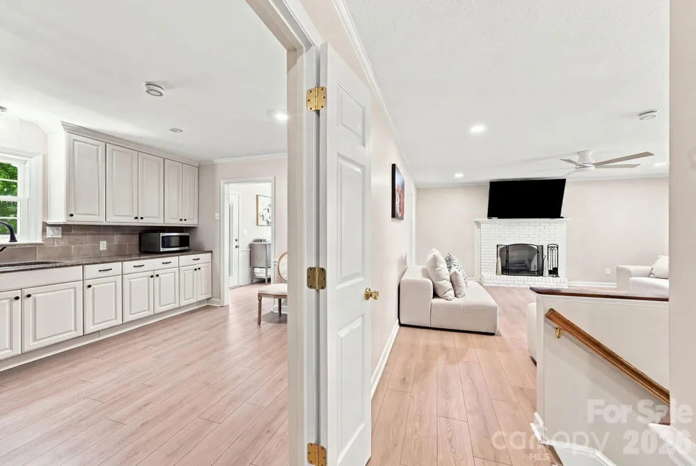 436 Peace Haven Road Winston Salem, NC 27103