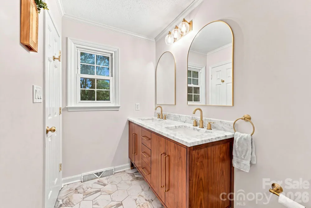436 Peace Haven Road Winston Salem, NC 27103