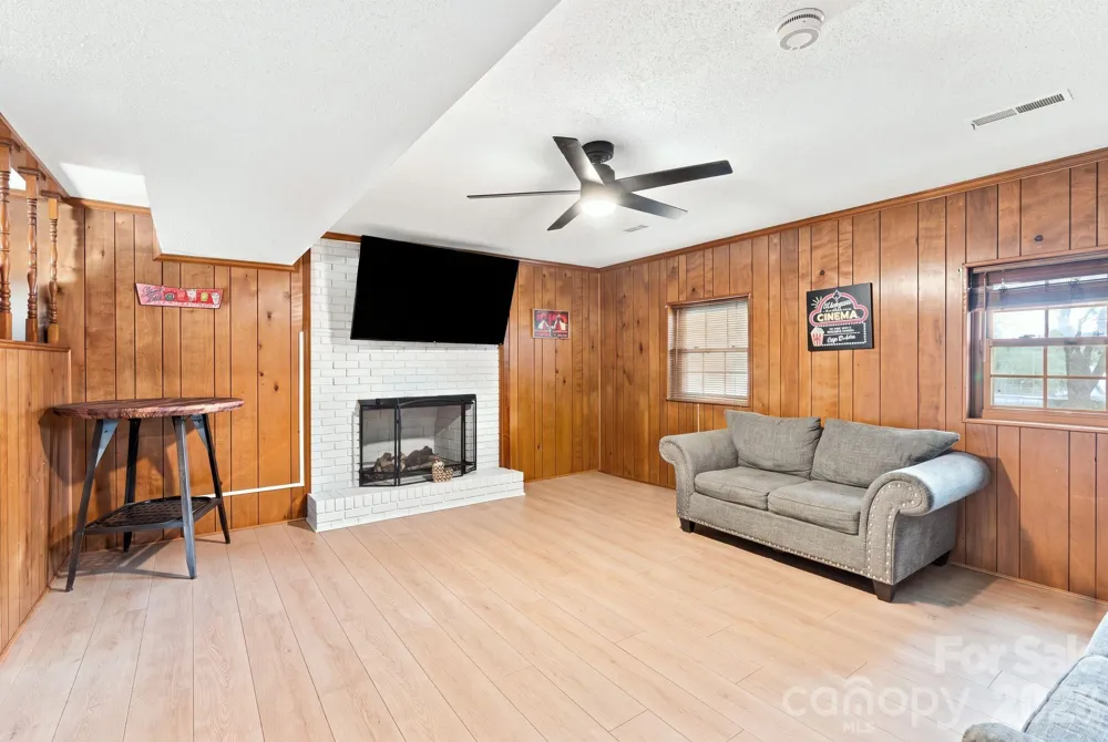 436 Peace Haven Road Winston Salem, NC 27103