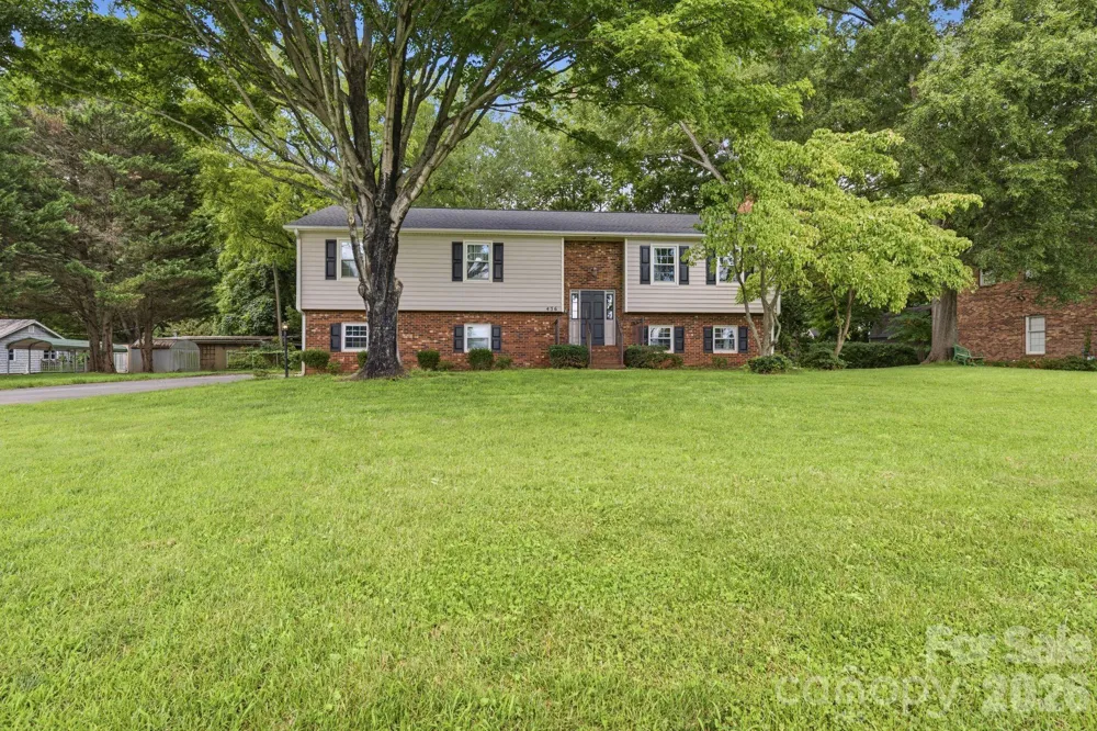 436 Peace Haven Road Winston Salem, NC 27103