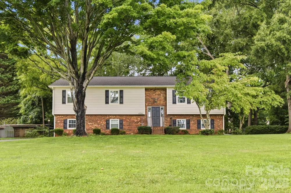 436 Peace Haven Road Winston Salem, NC 27103