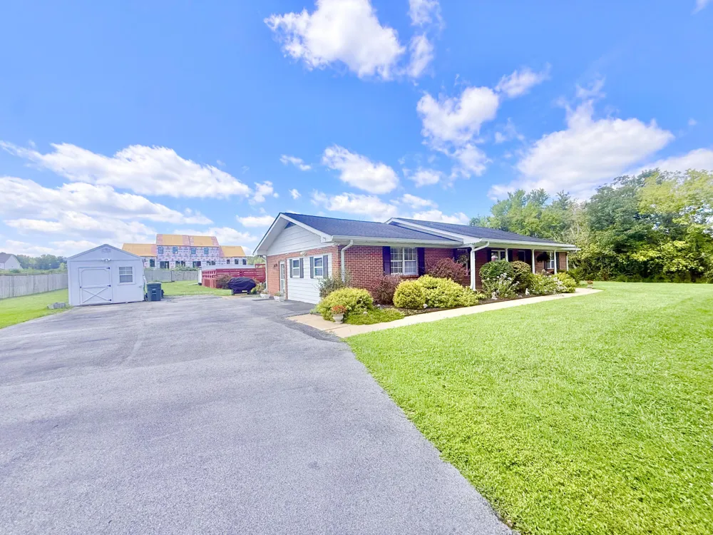1608 Eagle Drive Hixson, TN 37343
