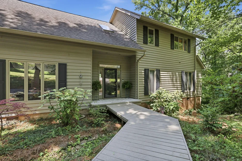 29 Rock Crest Drive Signal Mountain, TN 37377