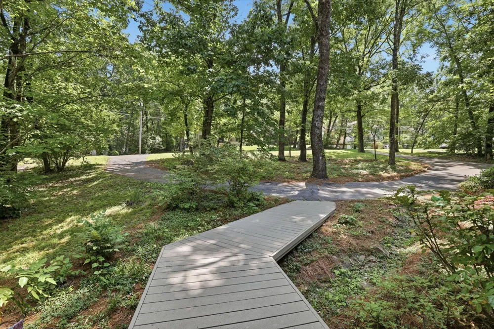29 Rock Crest Drive Signal Mountain, TN 37377