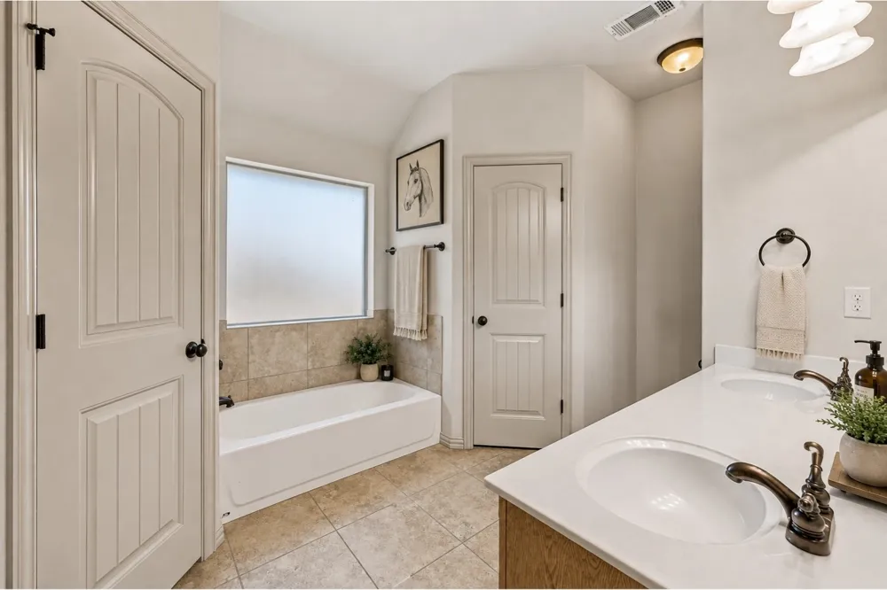 1245 Newcastle Drive Weatherford, TX 76086