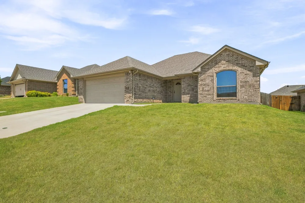 1245 Newcastle Drive Weatherford, TX 76086