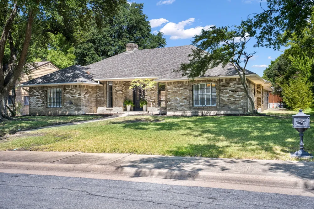 10115 Laingtree Drive Dallas, TX 75243