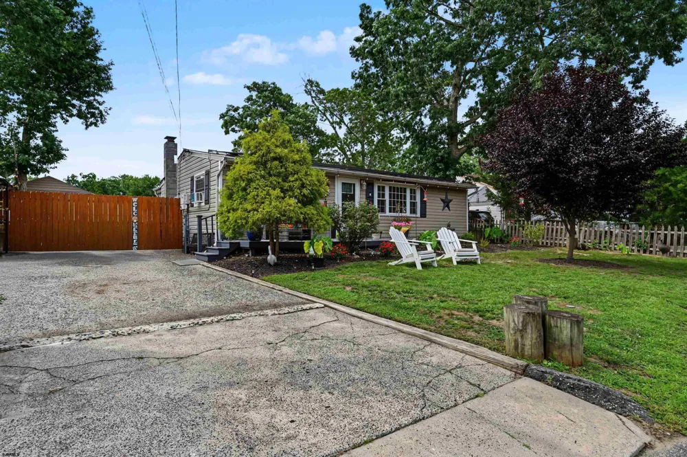 6311 Roberts Ave Mays Landing, NJ 08330