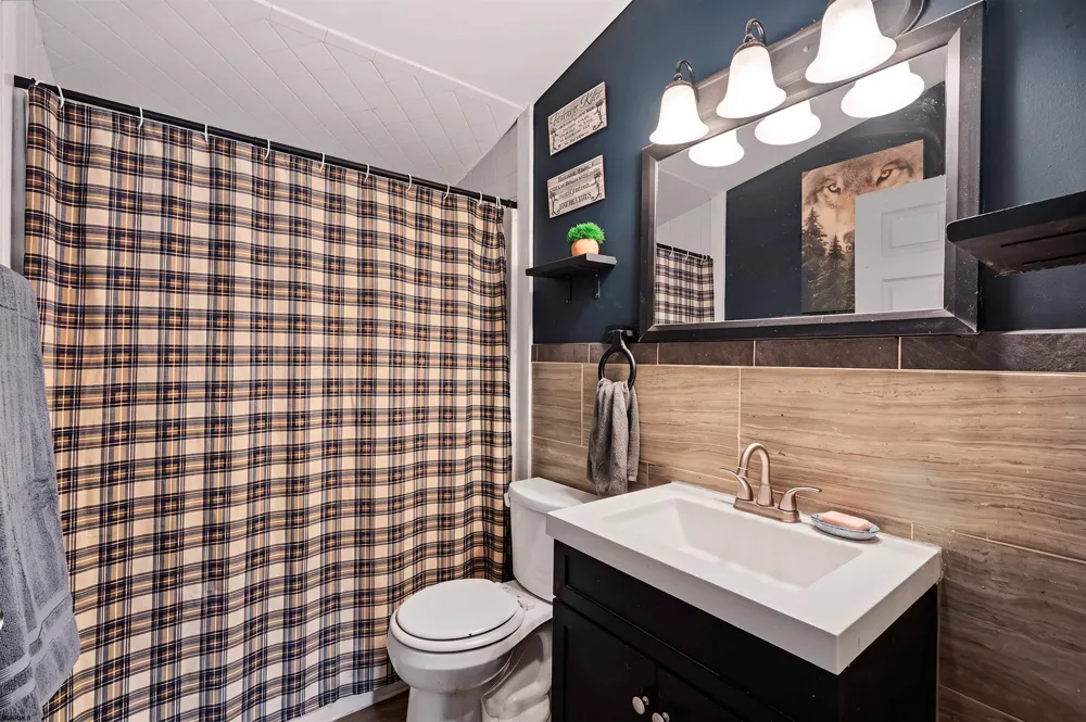 6311 Roberts Ave Mays Landing, NJ 08330