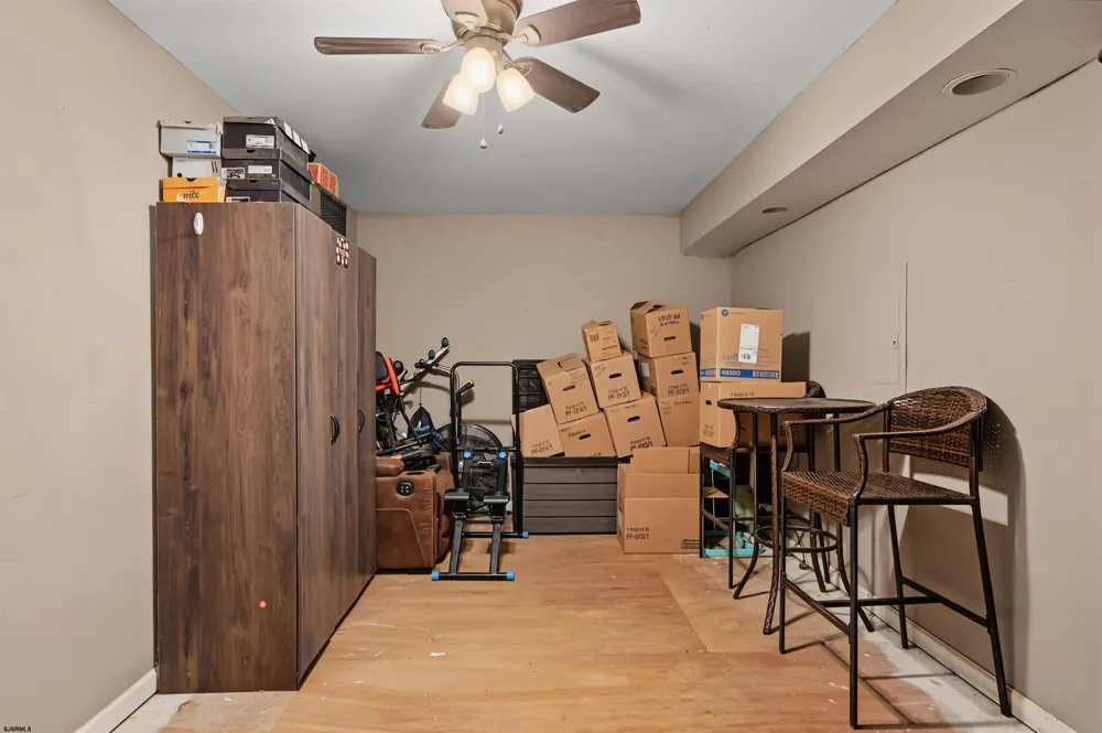 6311 Roberts Ave Mays Landing, NJ 08330