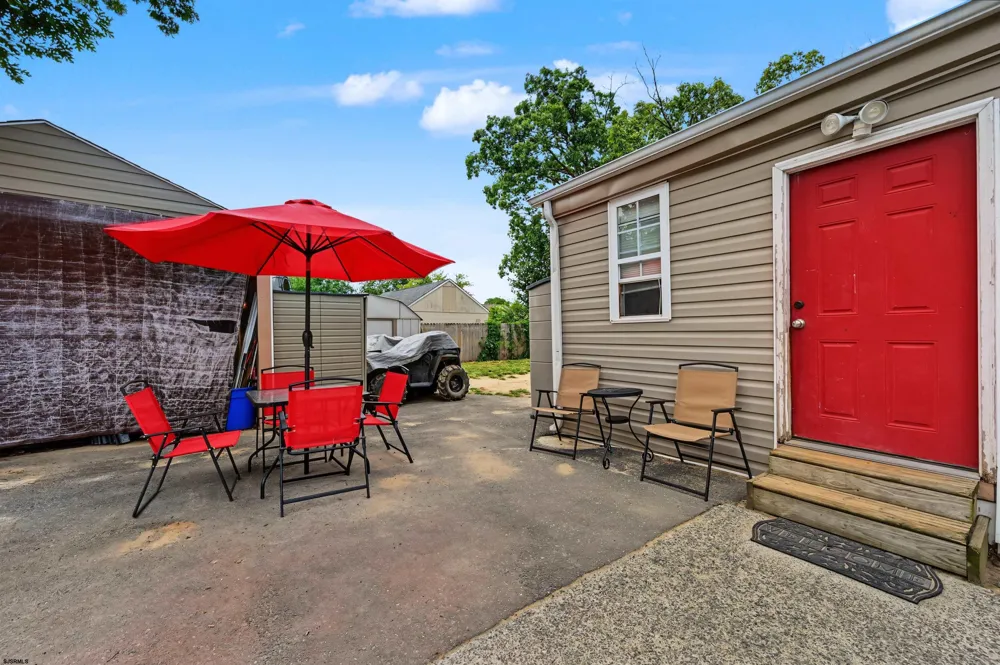 6311 Roberts Ave Mays Landing, NJ 08330