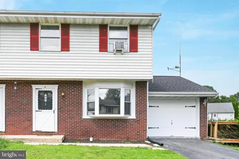 11 CLARENDON DRIVE
