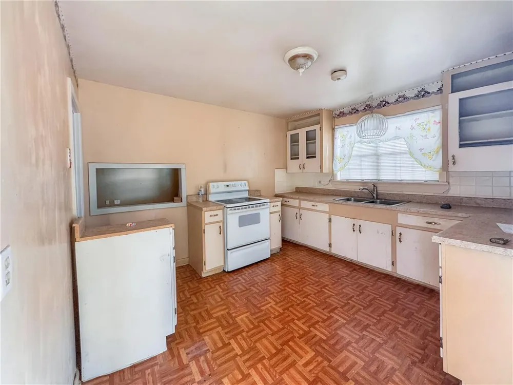 206 Retama Avenue Taft, TX 78390