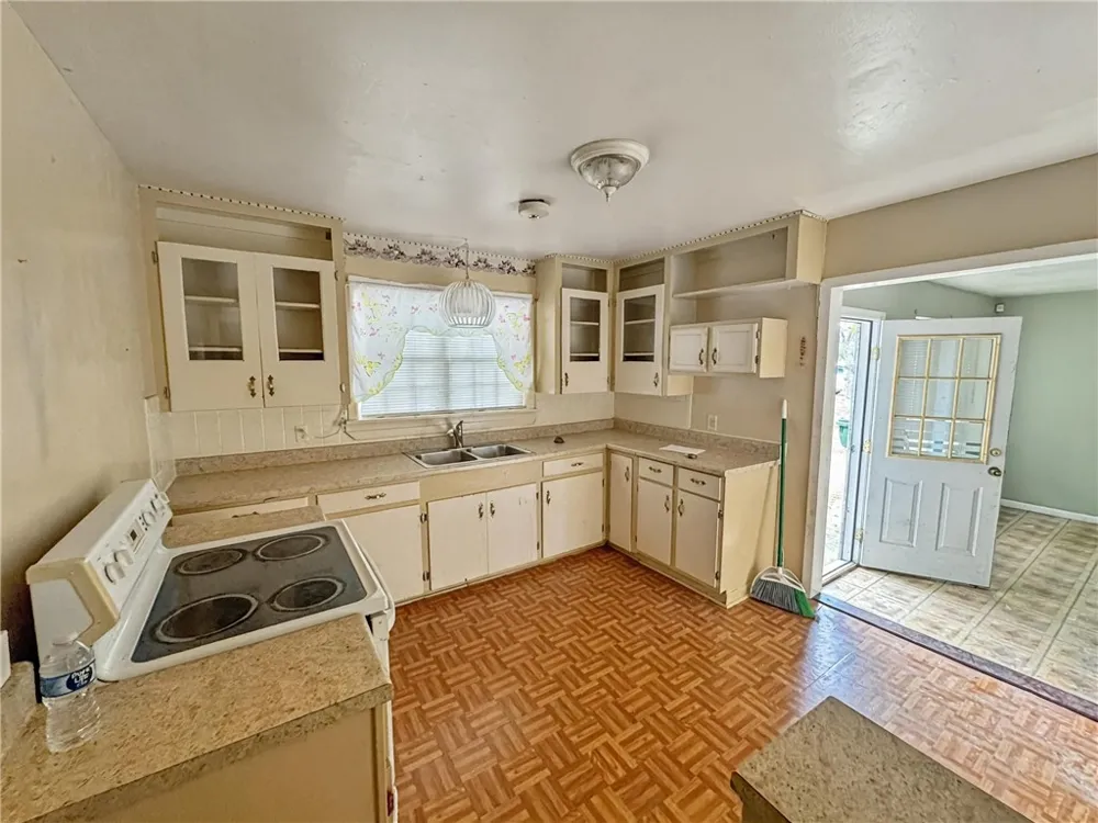 206 Retama Avenue Taft, TX 78390