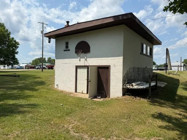 9743 W Howard City Edmore Road Lakeview, MI 48850