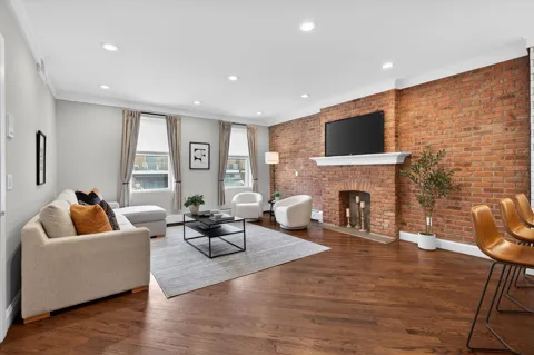 626 PARK AVE