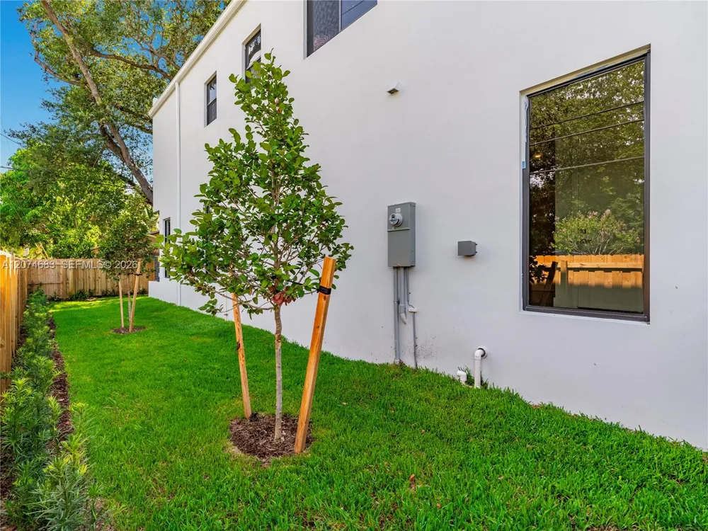 849 SW 29th St Fort Lauderdale, FL 33315
