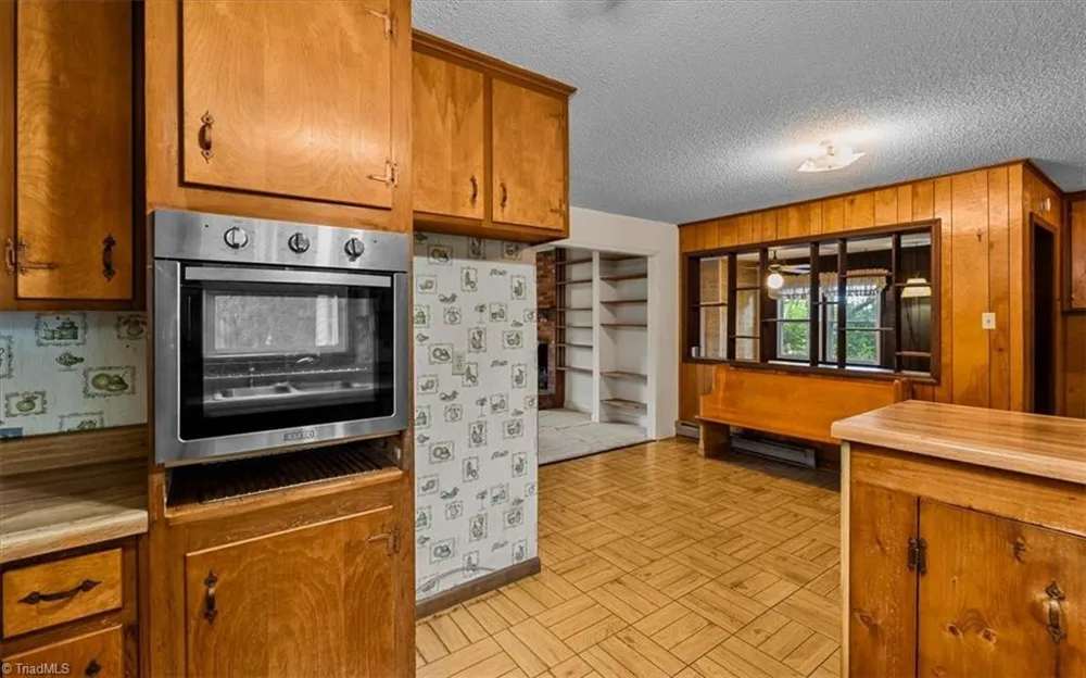 8936 Market Street Colfax, NC 27235