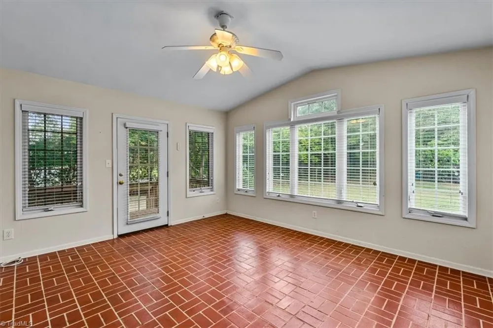 8936 Market Street Colfax, NC 27235